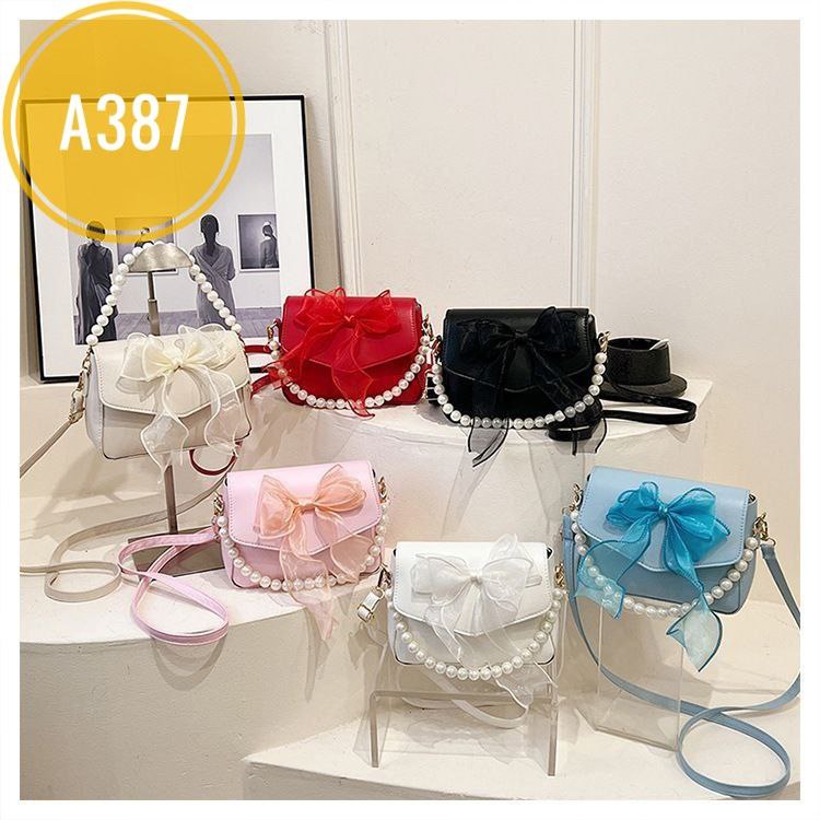 Ladies Aesthetic Now Fashioned Hand Bag