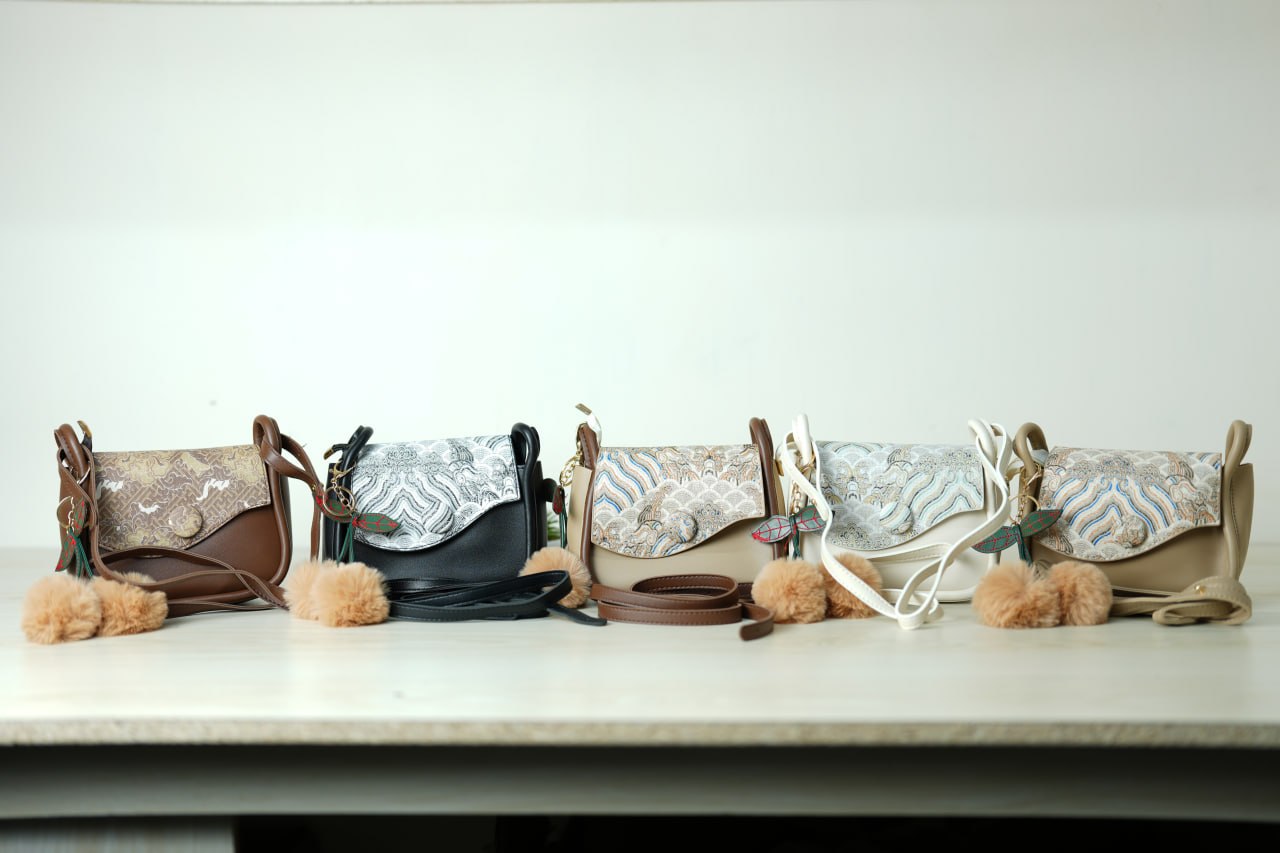 Amazing Party Hand Bag